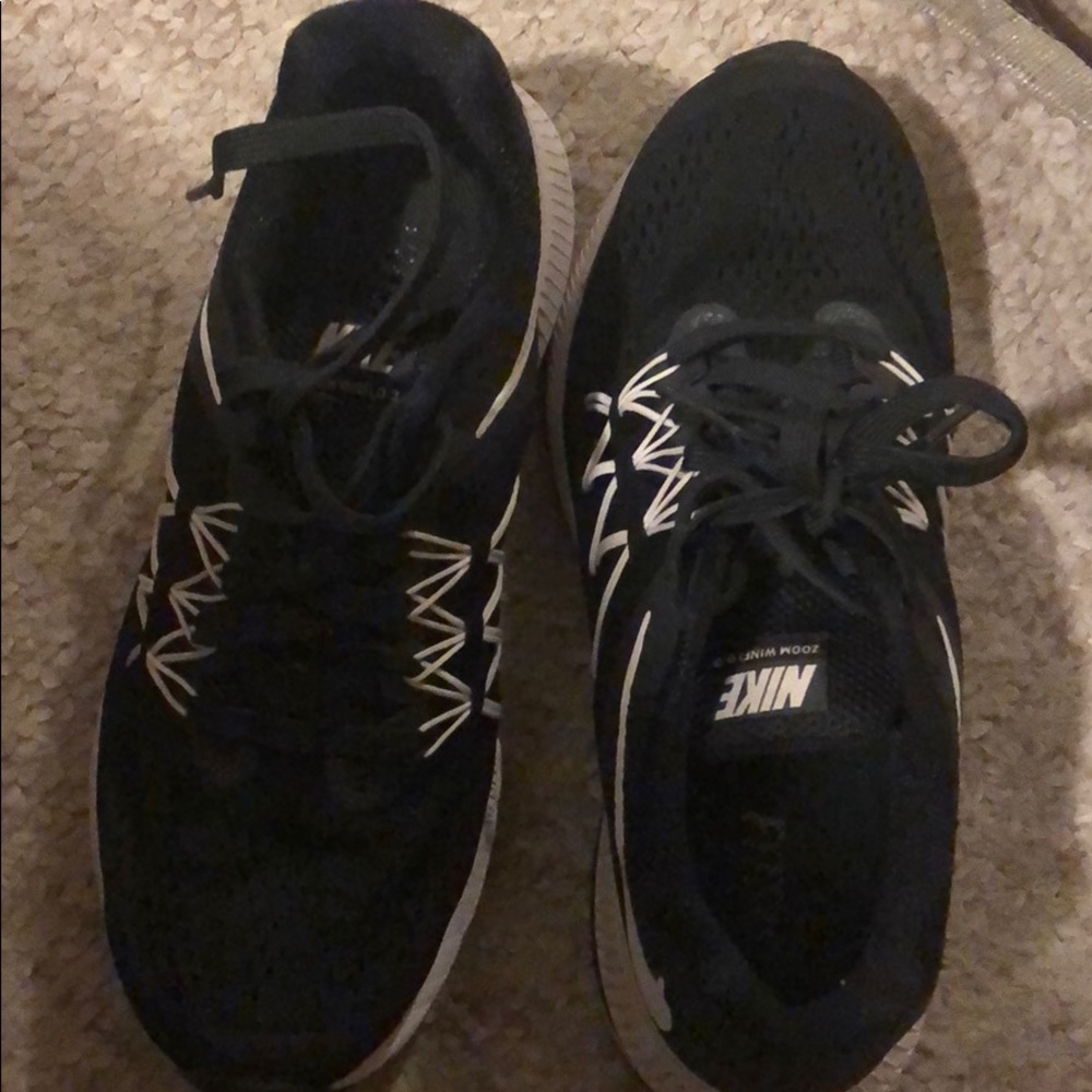 Nike Black and white  shoes size 8